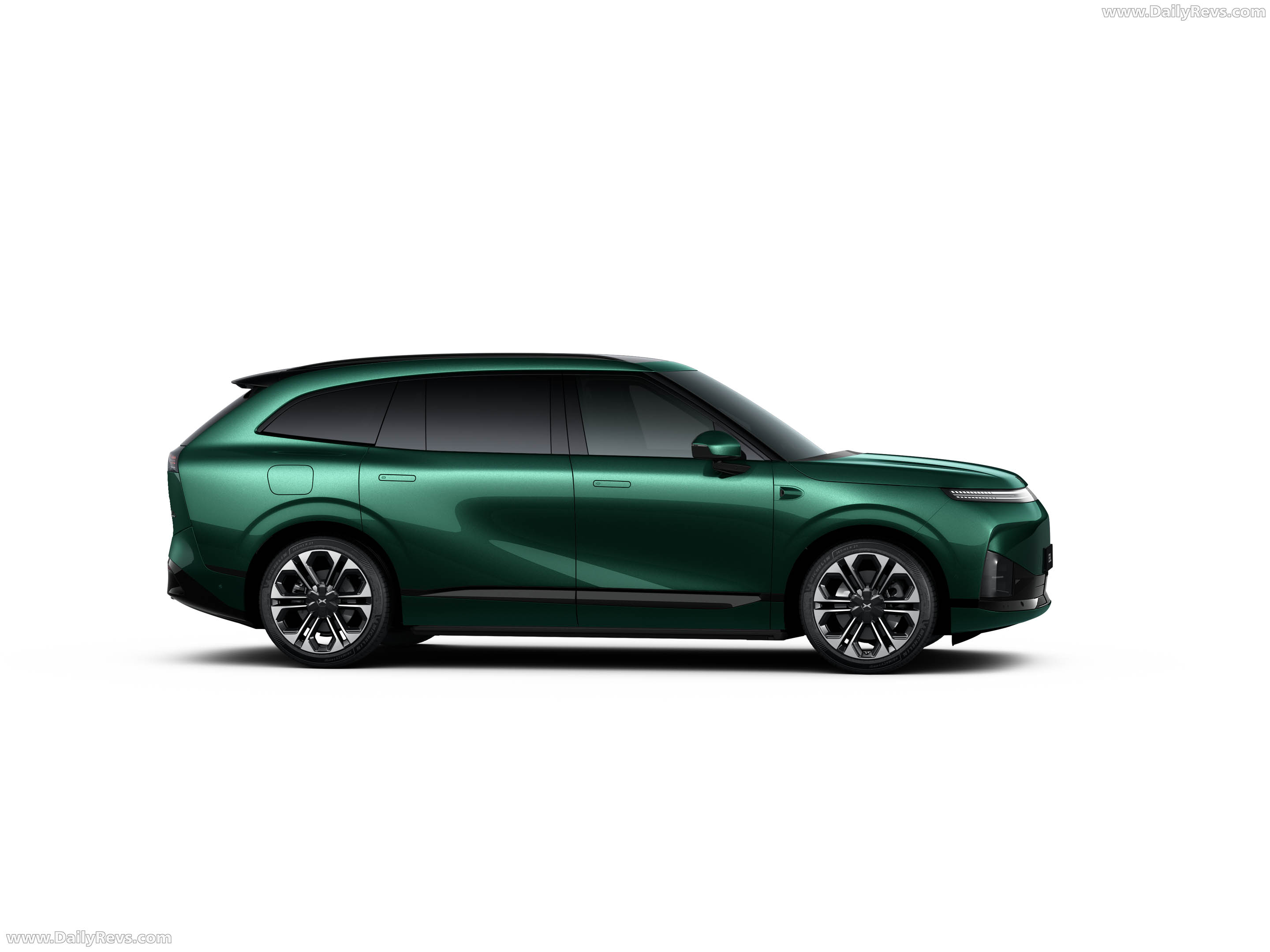 2027 Xpeng Motors G9L Side View